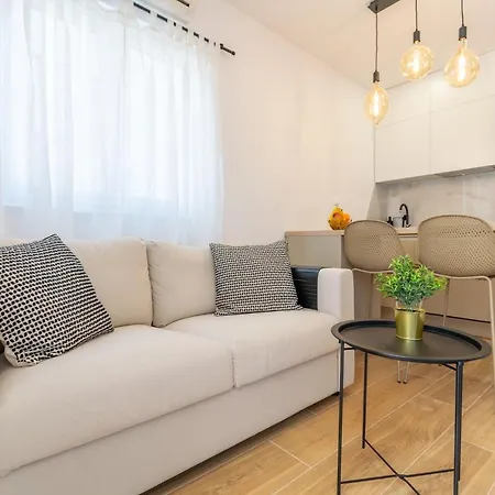 Zora * マカルスカ